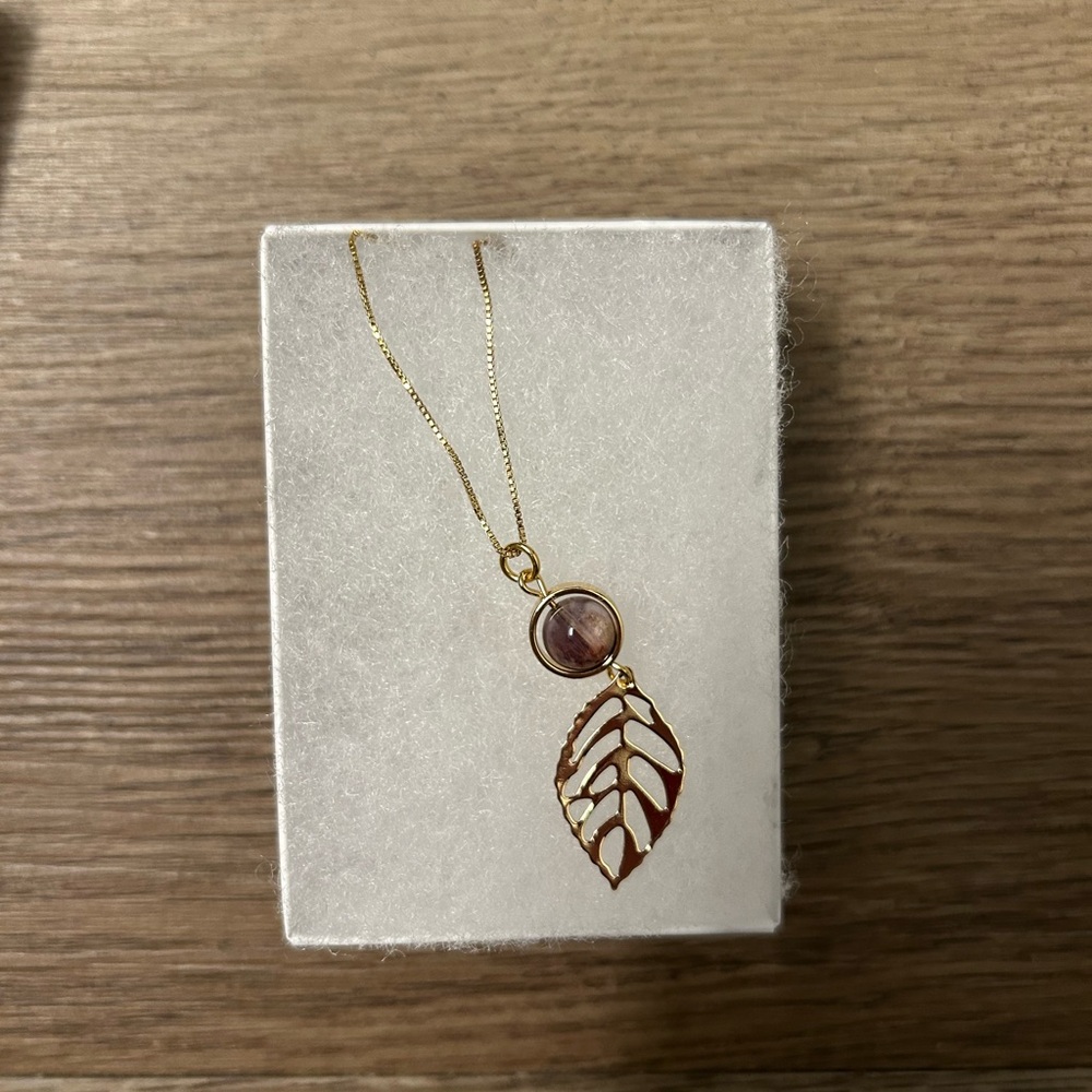 Gold Leaf Pendant Necklace